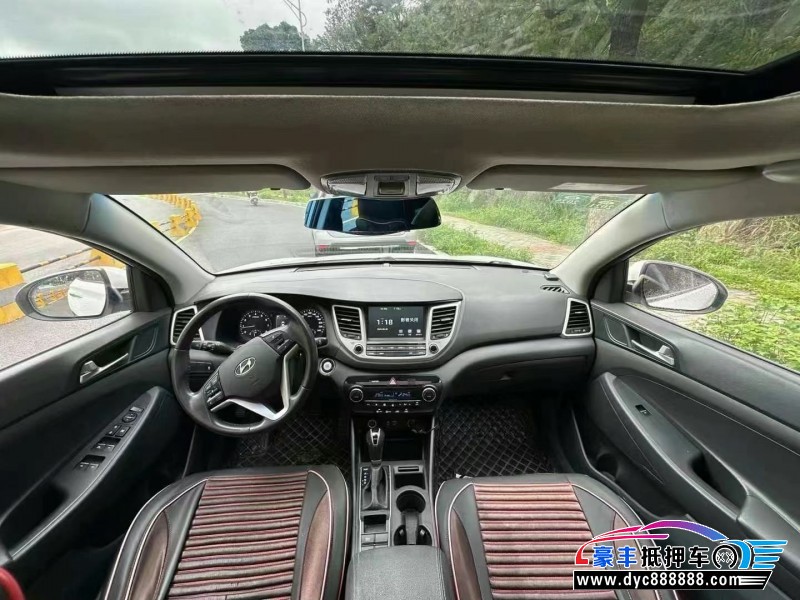 17年现代途胜轿车抵押车出售