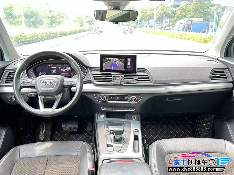 19年奥迪Q5轿车抵押车出售