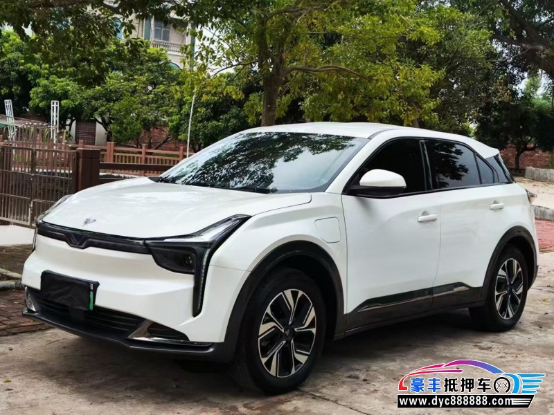 23年哪吒U轿车抵押车出售