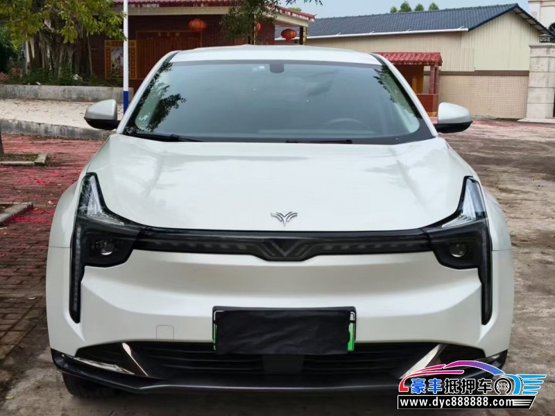 23年哪吒U轿车抵押车出售