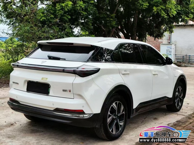 23年哪吒U轿车抵押车出售