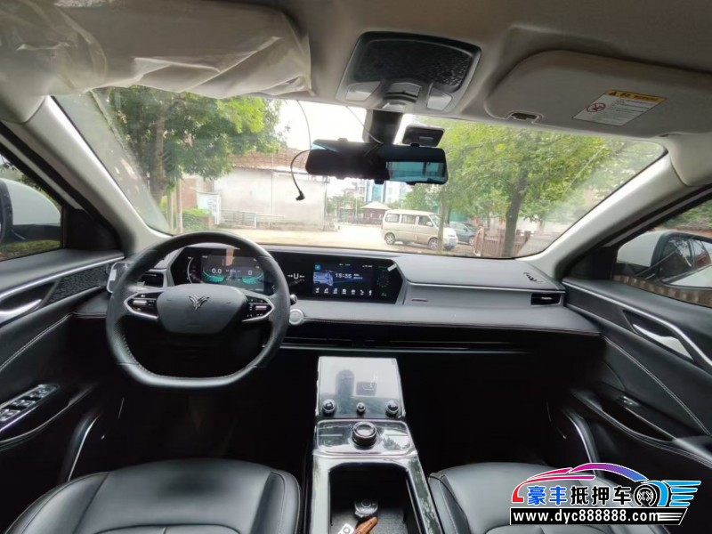 23年哪吒U轿车抵押车出售