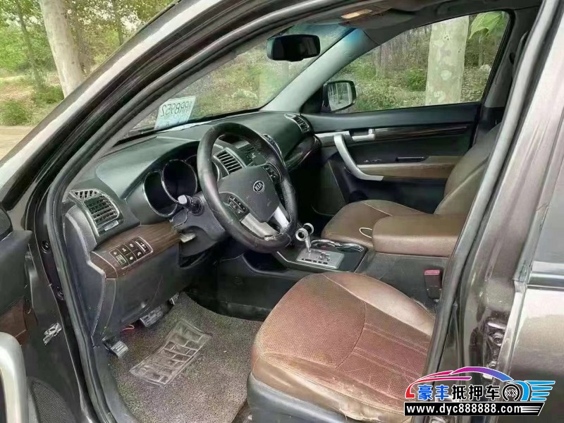 11年起亚索兰托轿车抵押车出售