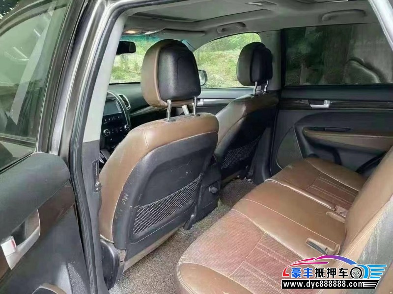 11年起亚索兰托轿车抵押车出售