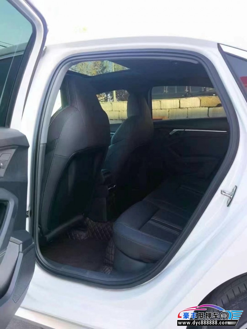 24年奥迪A3轿车抵押车出售