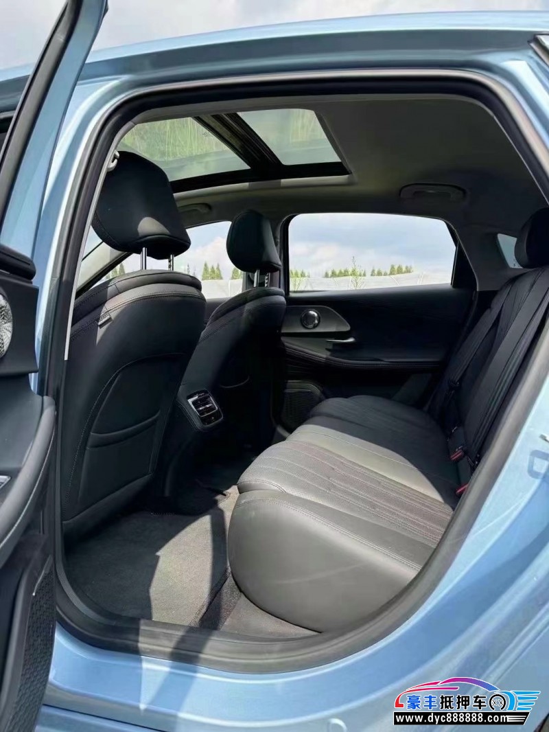 24年奇瑞风云轿车抵押车出售