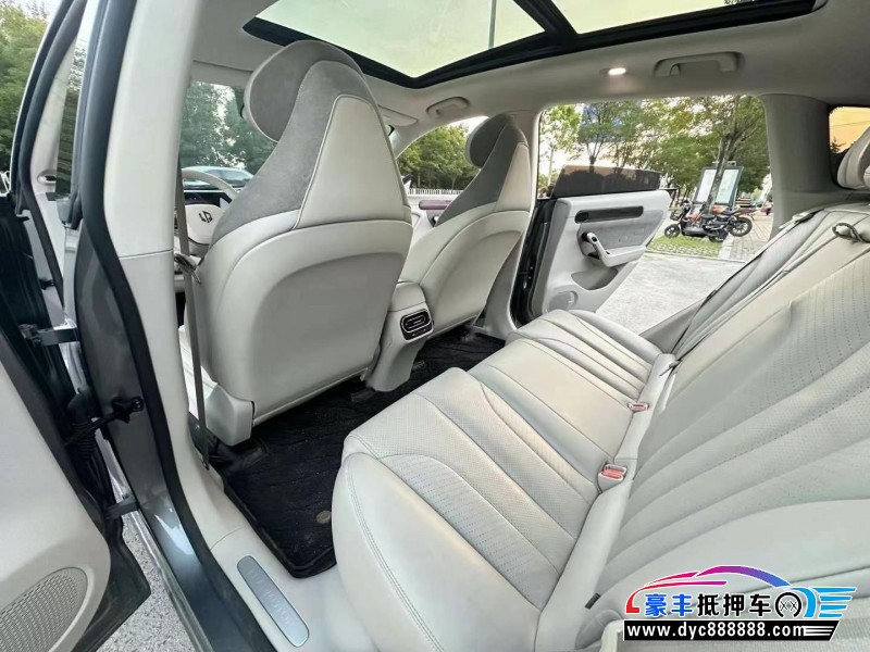 22年零跑C11轿车抵押车出售