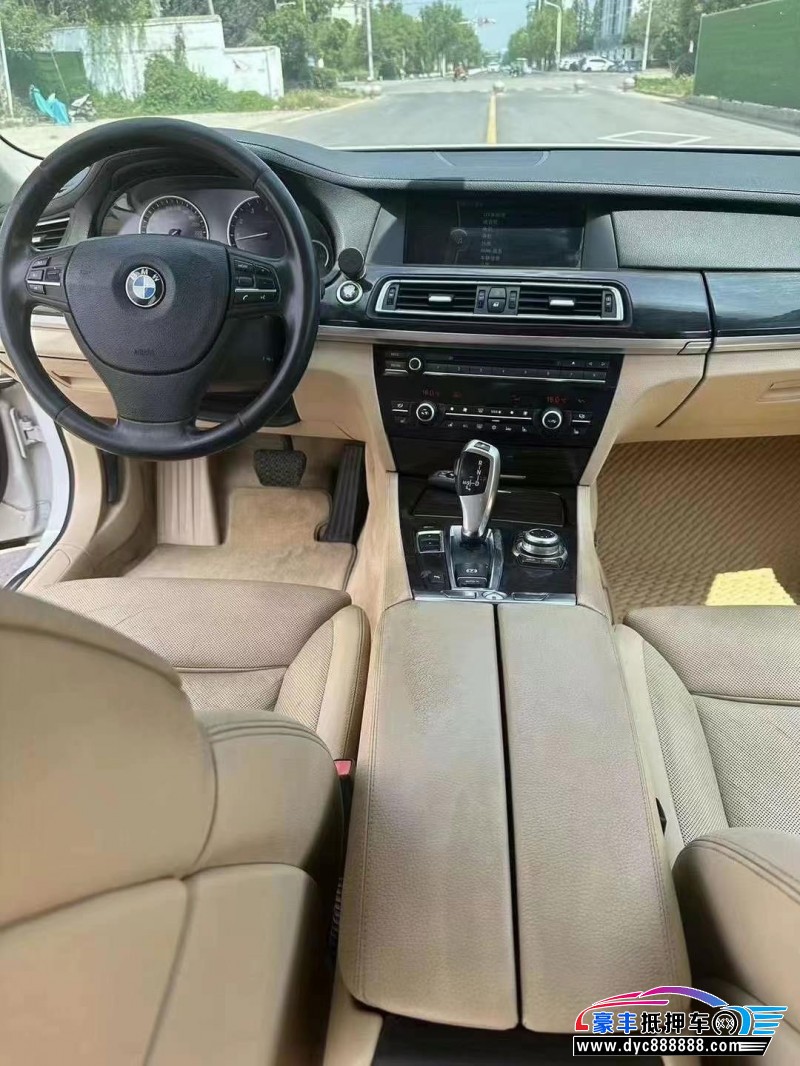 10年宝马7系轿车抵押车出售