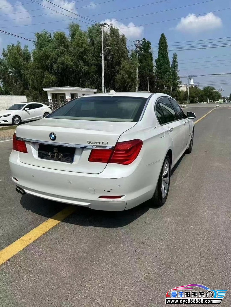 10年宝马7系轿车抵押车出售
