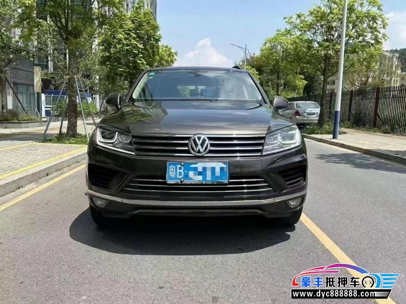 17年大众途锐轿车抵押车出售