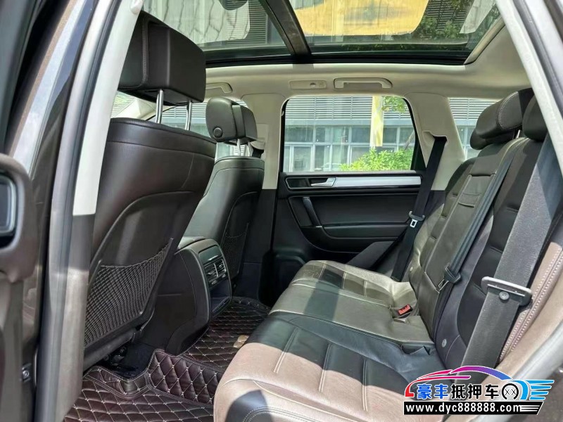 17年大众途锐轿车抵押车出售