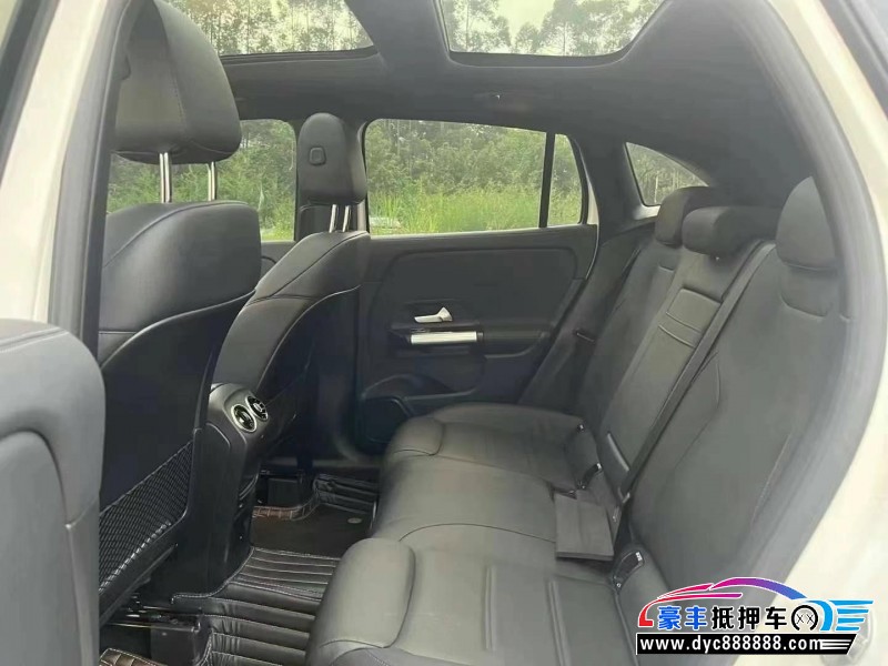 22年奔驰CLA轿车抵押车出售