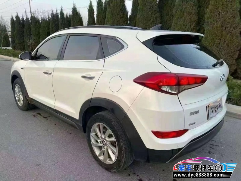 16年现代途胜轿车抵押车出售