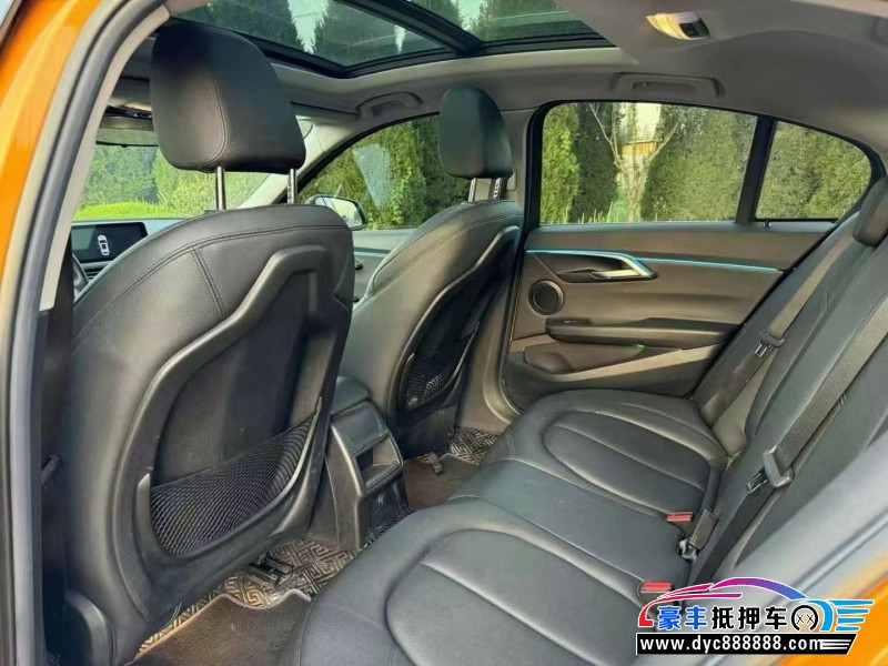 18年宝马1系轿车抵押车出售