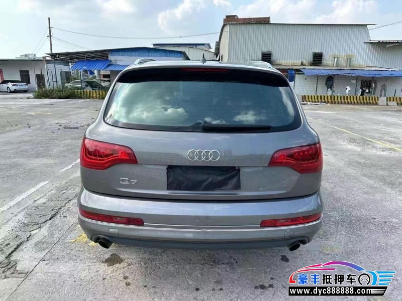11年奥迪Q7轿车抵押车出售