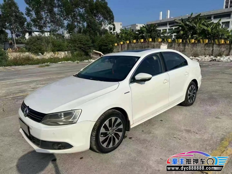 14年大众速腾轿车抵押车出售