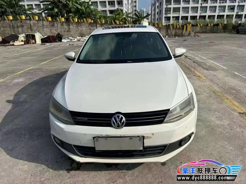 14年大众速腾轿车抵押车出售