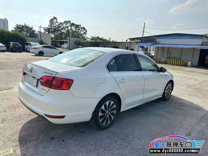 14年大众速腾轿车抵押车出售