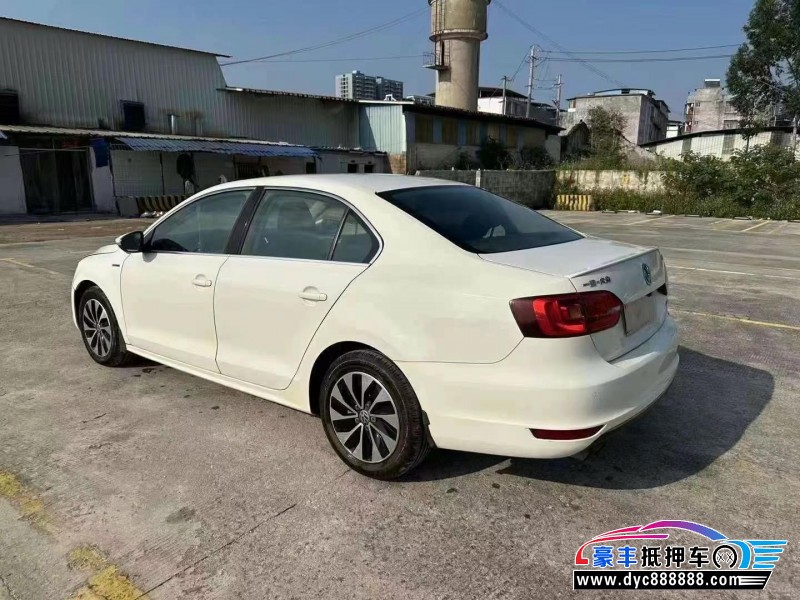 14年大众速腾轿车抵押车出售