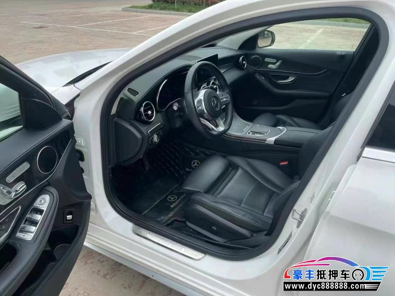 20年奔驰C轿车抵押车出售