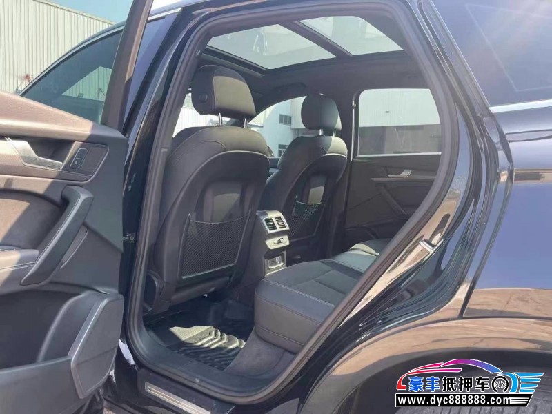 22年奥迪Q5轿车抵押车出售