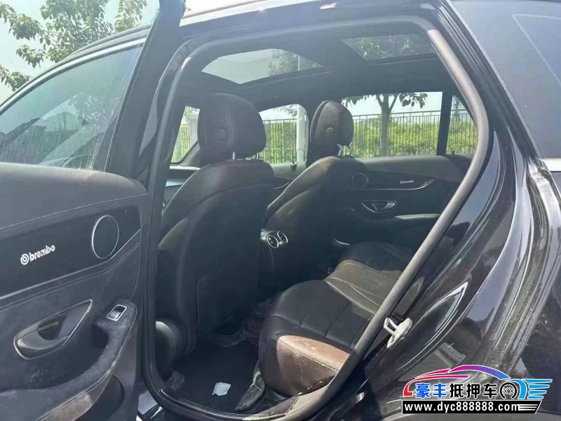 18年奔驰GLC轿车抵押车出售