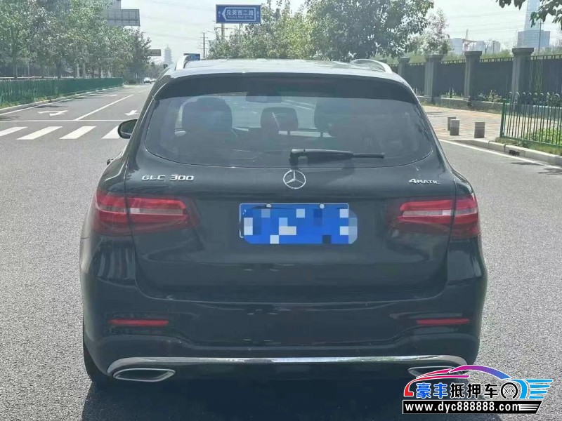 18年奔驰GLC轿车抵押车出售
