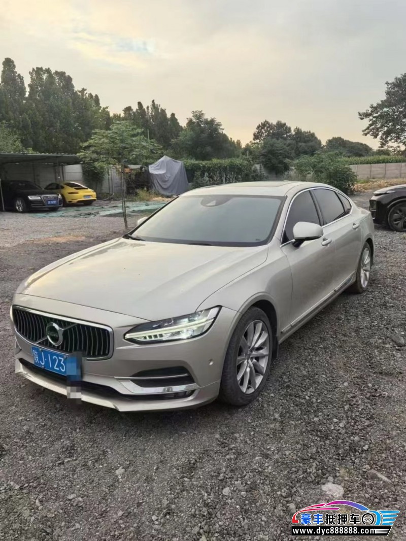 17年沃尔沃S90轿车抵押车出售