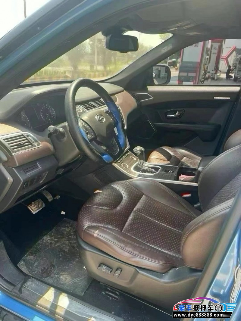 16年陆风X7轿车抵押车出售