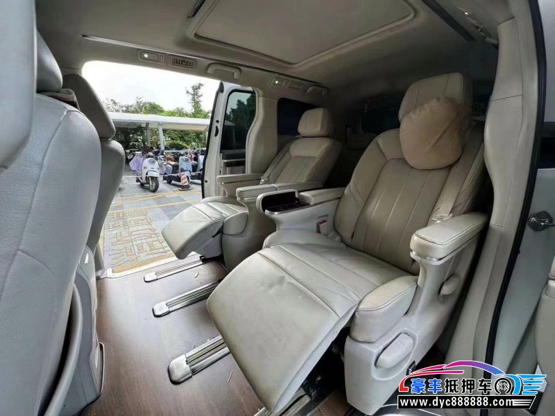 18年传祺M8轿车抵押车出售