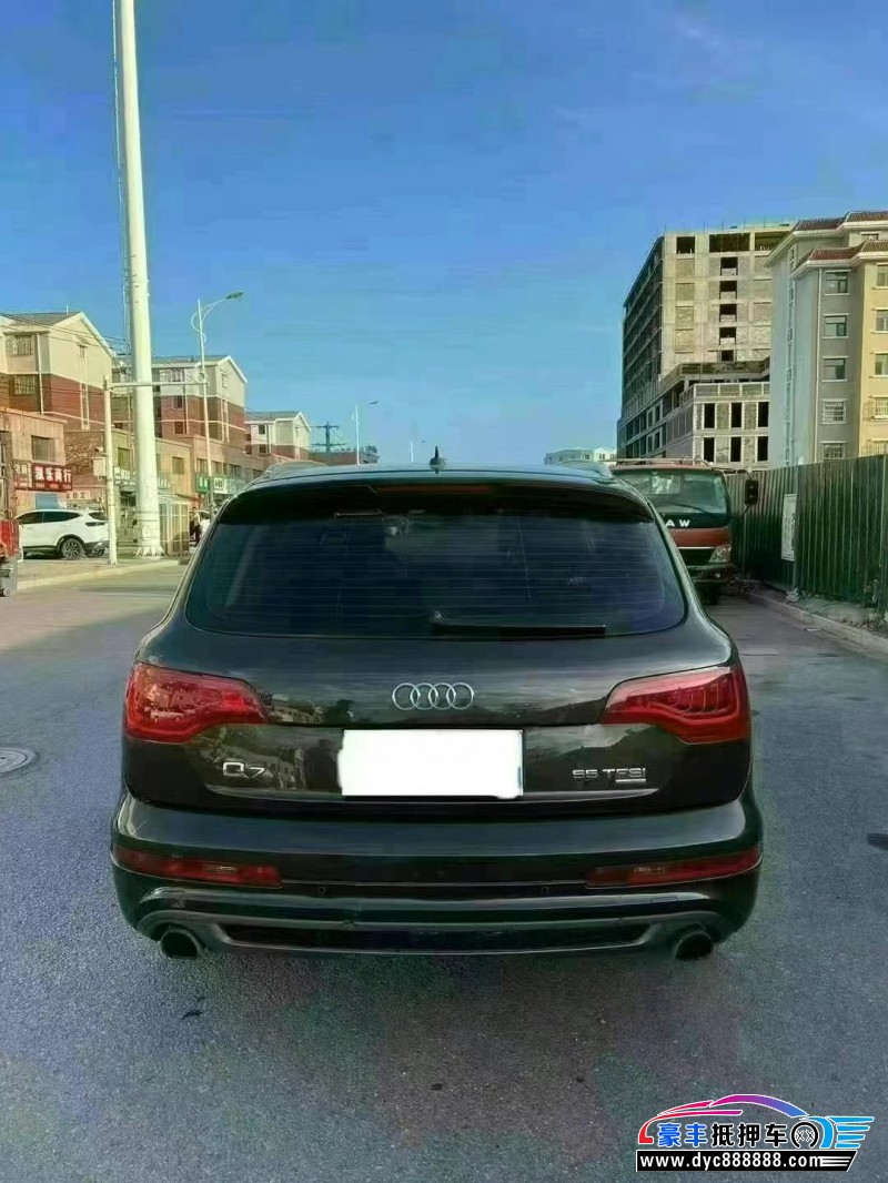 15年奥迪Q7轿车抵押车出售