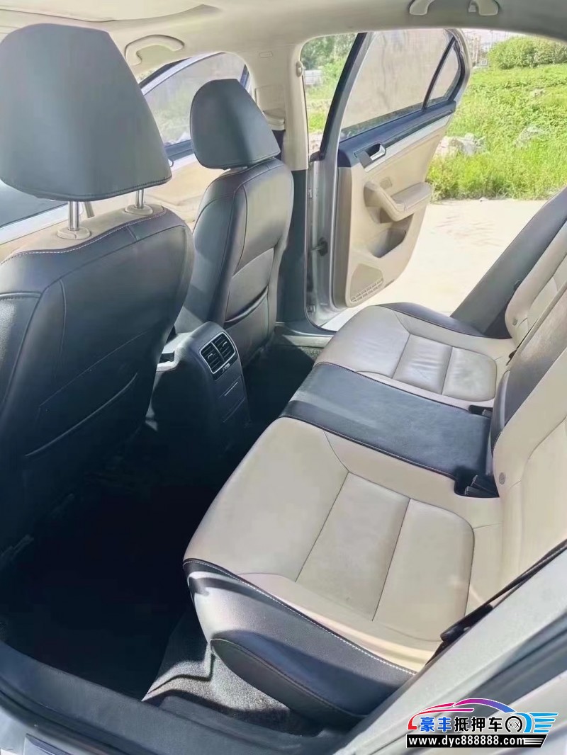 15年大众速腾轿车抵押车出售