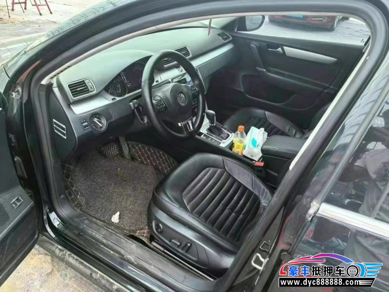 16年大众迈腾轿车抵押车出售