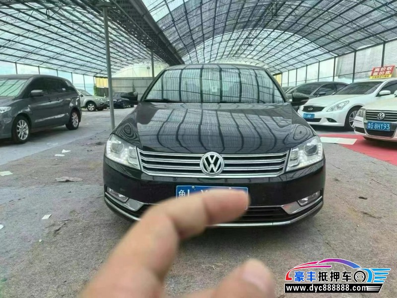 16年大众迈腾轿车抵押车出售