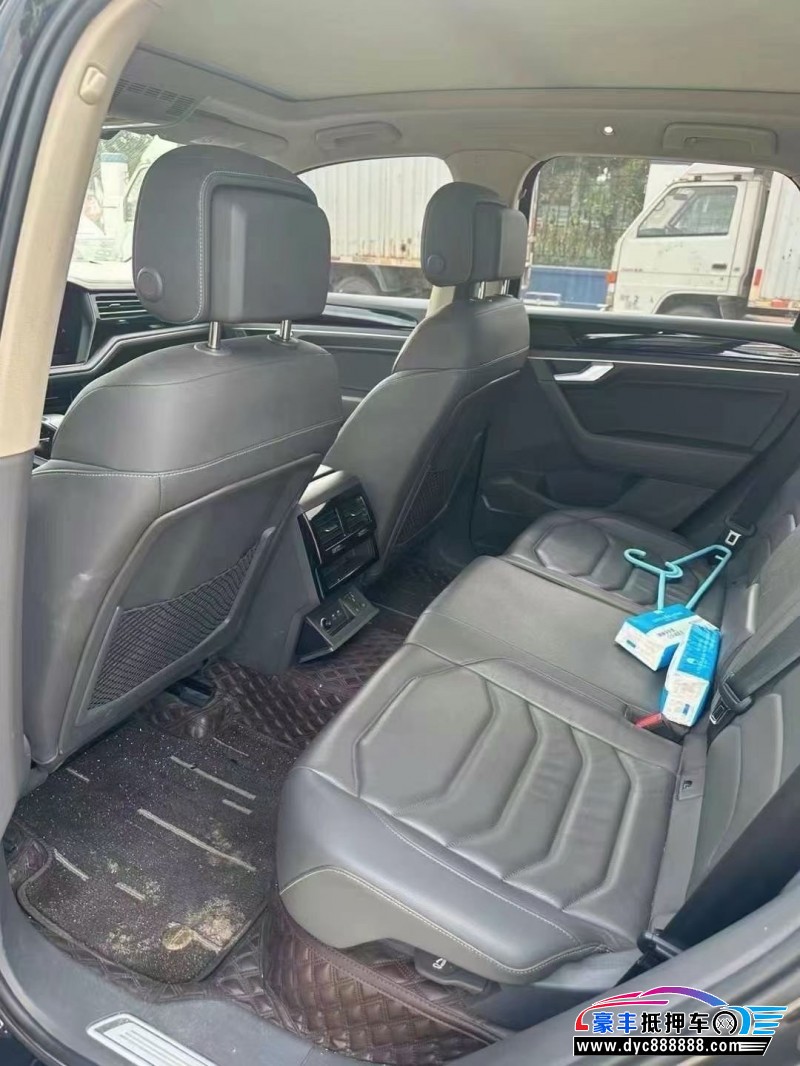 20年大众途锐轿车抵押车出售