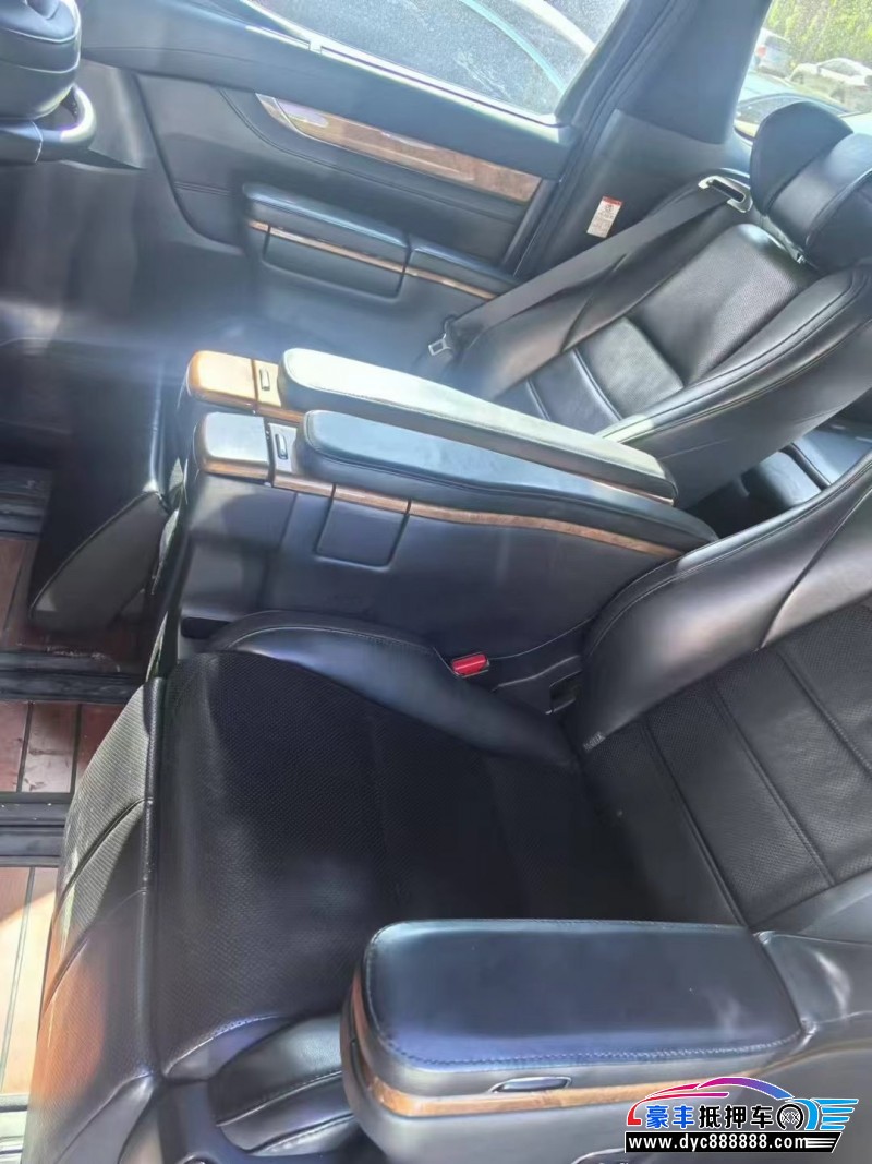 17年丰田埃尔法轿车抵押车出售