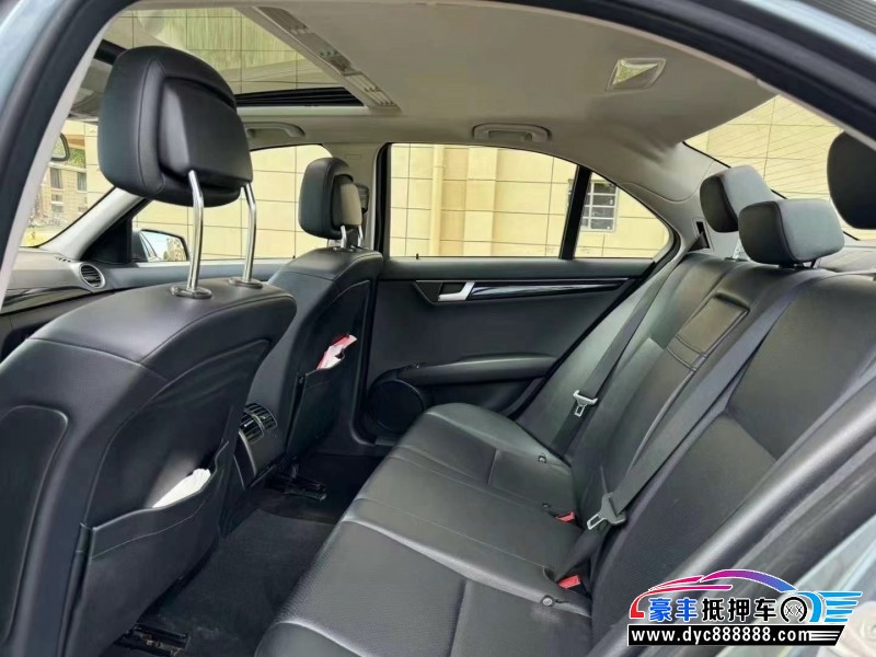 12年奔驰C轿车抵押车出售