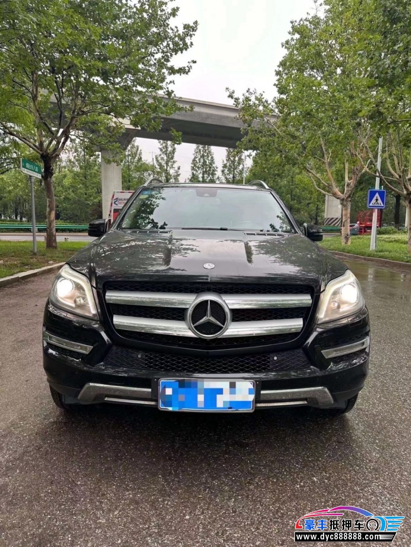 16年奔驰GL轿车抵押车出售