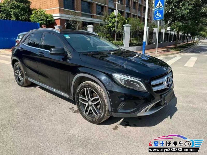 17年奔驰GLA轿车抵押车出售