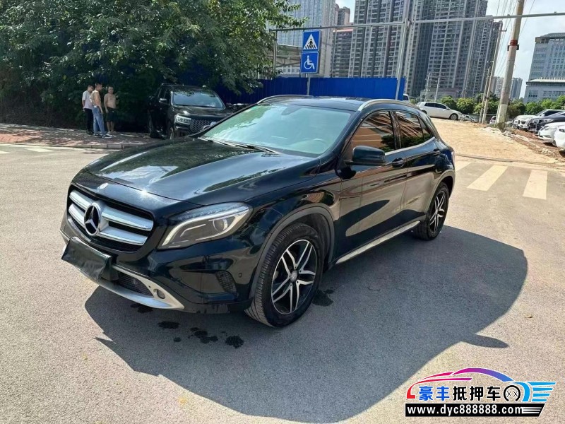 17年奔驰GLA轿车抵押车出售