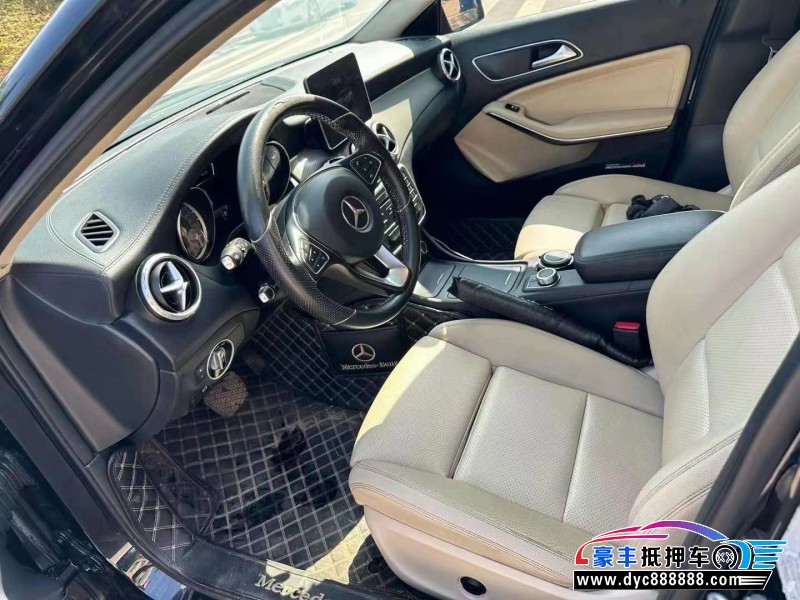 17年奔驰GLA轿车抵押车出售