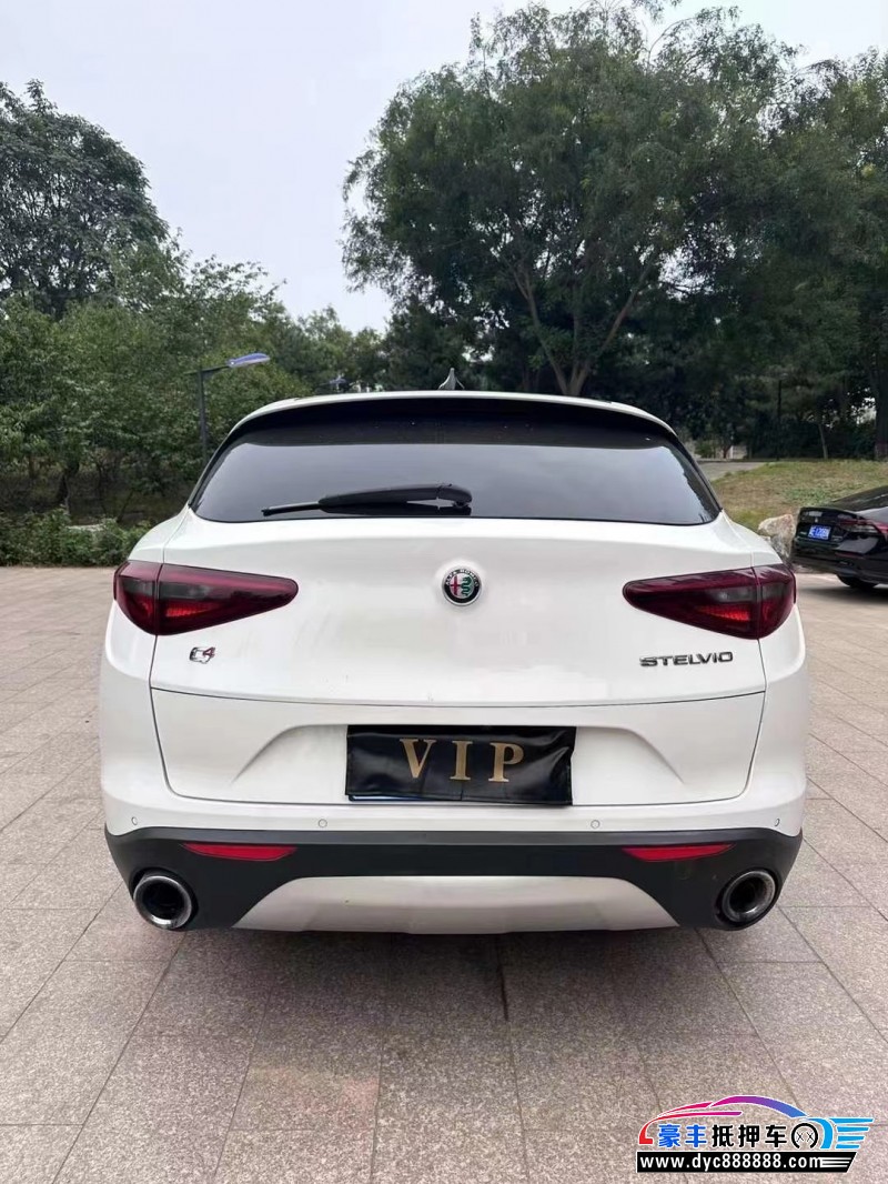 19年阿尔法·罗密欧Stelvio轿车抵押车出售