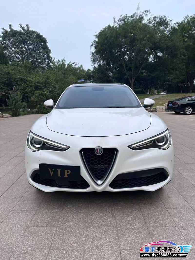 19年阿尔法·罗密欧Stelvio轿车抵押车出售