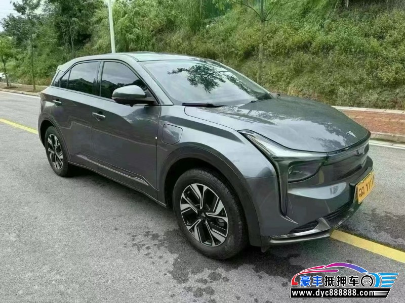 24年哪吒U轿车抵押车出售