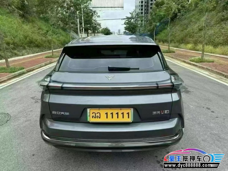 24年哪吒U轿车抵押车出售