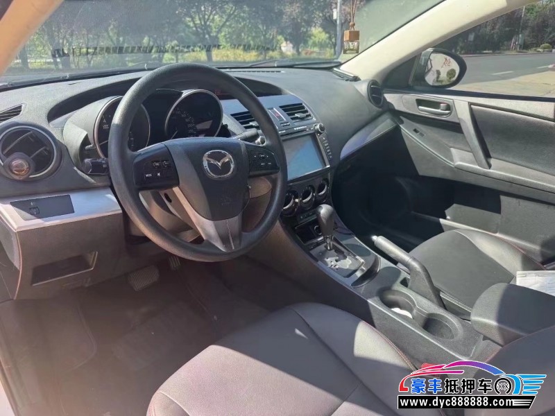 16年马自达3星骋轿车抵押车出售