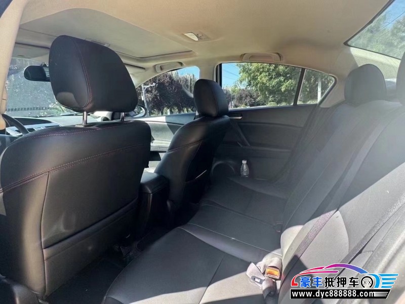 16年马自达3星骋轿车抵押车出售