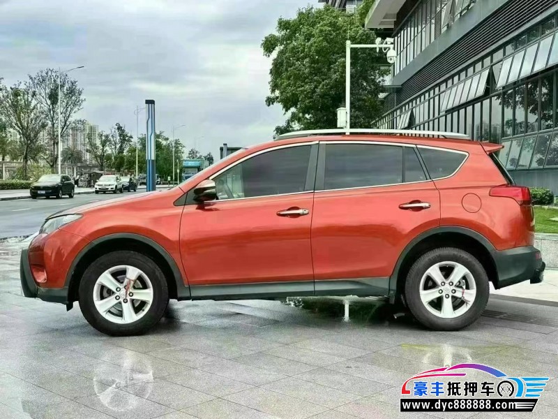 14年丰田RAV4轿车抵押车出售