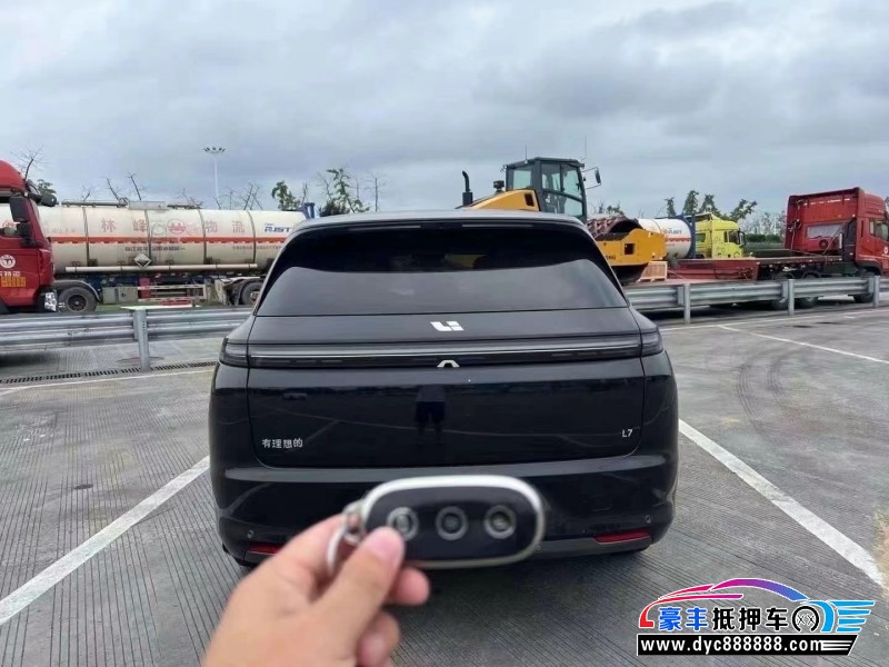 24年理想L7轿车抵押车出售