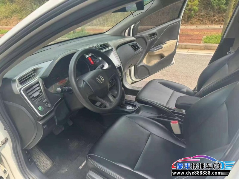 17年本田锋范轿车抵押车出售